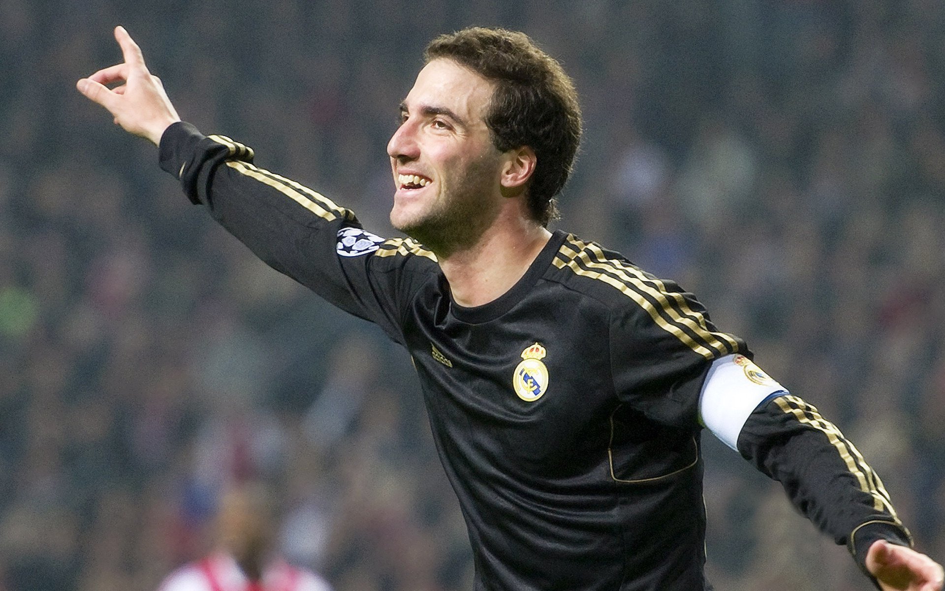 意甲激烈角逐：尤文在补时绝杀拉齐奥，排名突飞猛进，意甲尤文对拉齐奥